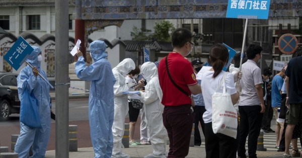 Las autoridades chinas consideran “controlado” foco de coronavirus en Pekín