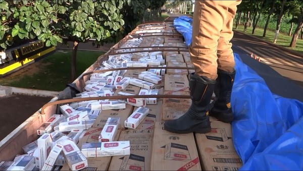 Decomisan camión con 600 cajas de CIGARRILLOS de TABESA en BRASIL