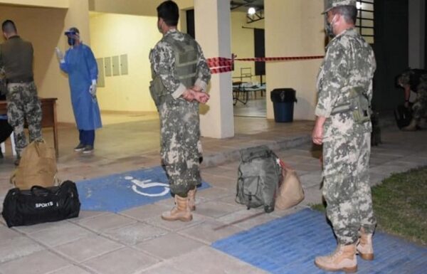Militares contagiados hasta participaron de "farra", aseguran