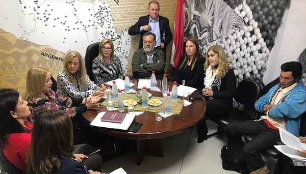 Senadores piden informes sobre situación jurídica de tierras indígenas.
