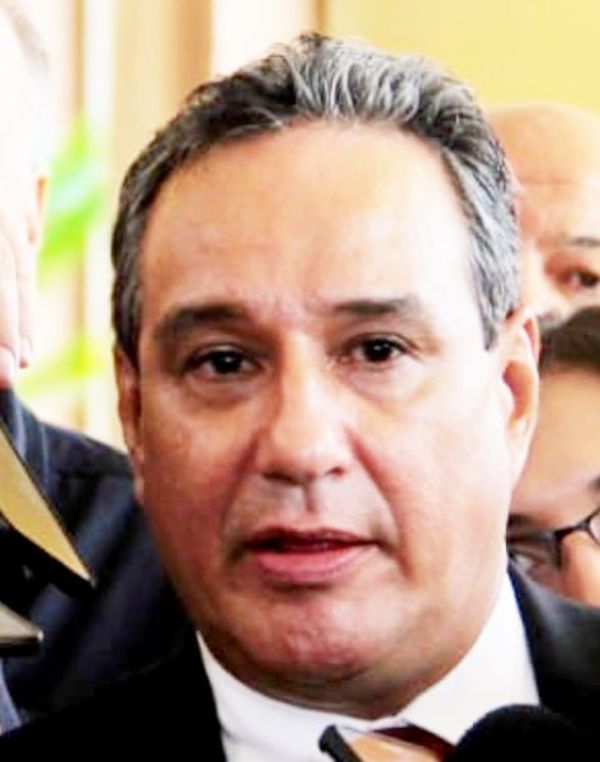 Urgen al contralor auditar la gestión de Hugo Javier - Política - ABC Color
