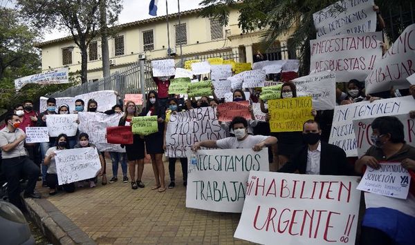 Trabajadores de casinos piden reabrir locales - Economía - ABC Color