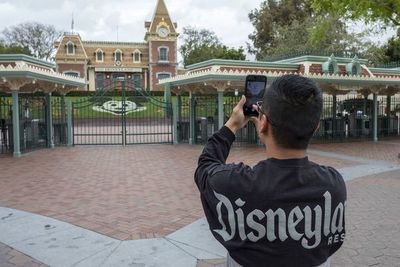 Atrasan reapertura de Disney ante récord de casos de covid-19 - Viajes - ABC Color
