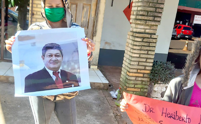 Un desvergonzado funcionario de Itaipú pretende usurpar finca de humilde viuda