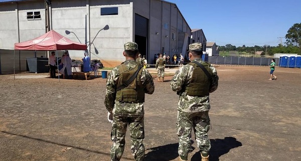 Comandante de la Armada analiza posible sanción a militares que contagiaron con COVID19