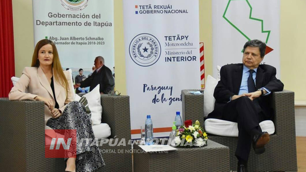 MINISTRO DEL INTERIOR PRESENTE EN EL DEBATE DE LA ACADEMIA DE LIDERAZGO JUVENIL.