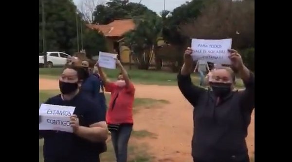 Encomiable gesto: Vecinos expresan apoyo a paciente con covid-19 | Noticias Paraguay