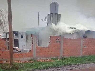 Saquean y queman casas de paraguayos en Argentina