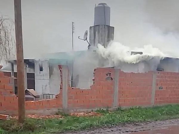 Saquean y queman casas de paraguayos en Argentina