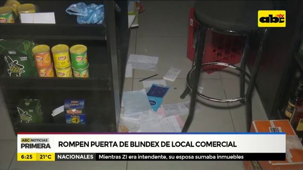 Rompen puerta de blíndex de local comercial - ABC Noticias - ABC Color