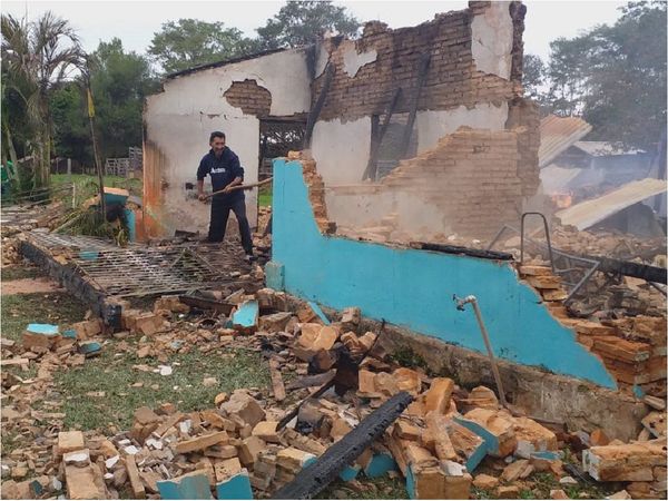 Incendio consume una vivienda en Caaguazú
