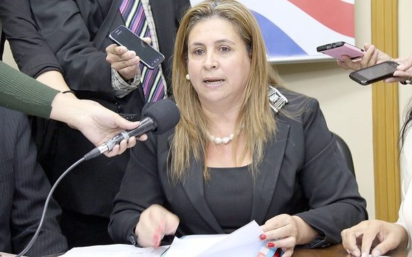 El multimillonario patrimonio de Blanca Vargas de Caballero, debe ser investigado por la Fiscalía