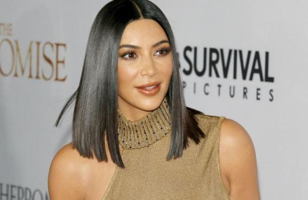 Kim Kardashian se llena de críticas por lucir un peligroso corsé - SNT