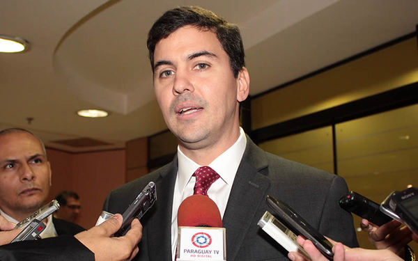 Santiago Peña desmiente candidatura con Roque Santa Cruz, pero no la descarta en un futuro » Ñanduti