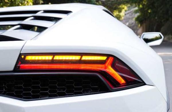 'Es solo un auto': compra un Lamborghini y lo chocha a los 20 minutos de haberlo comprado - C9N