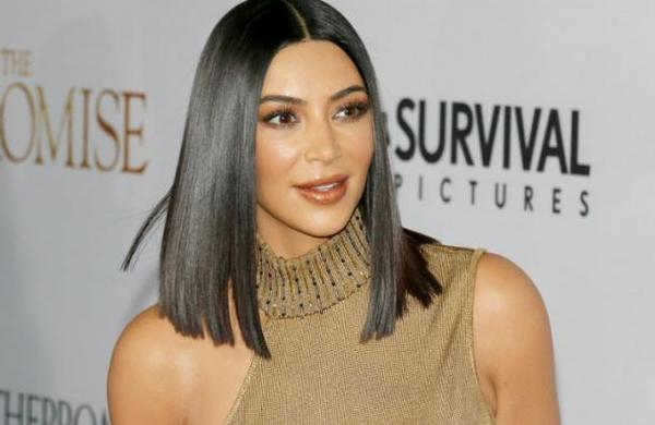 Kim Kardashian se llena de críticas por lucir un peligroso corsé - C9N
