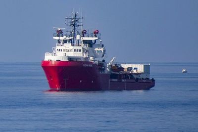 Medio centenar de migrantes rescatados en el Mediterráneo - Mundo - ABC Color