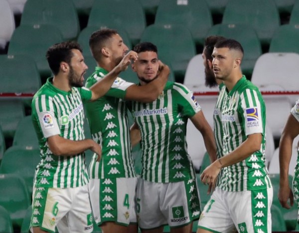 Betis se impone ante un urgido Espanyol