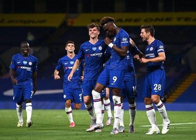 Chelsea supera al City y se aferra al último pasaje a Champions