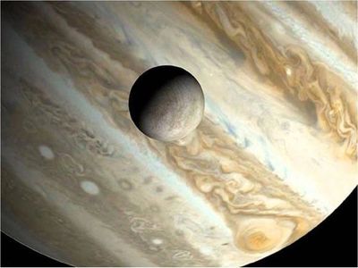 Nuevo estudio respalda que Europa, luna de Júpiter, podría ser habitable