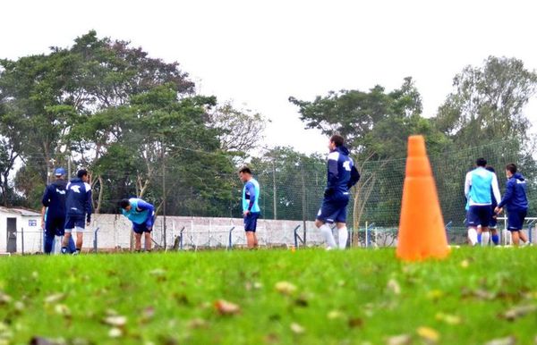 Islas: “El fútbol paraguayo me atrapa mucho”  - Sol de América - ABC Color