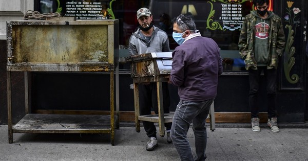 Argentina supera 50.000 casos de COVID-19 e impondrá restricciones al confinamiento