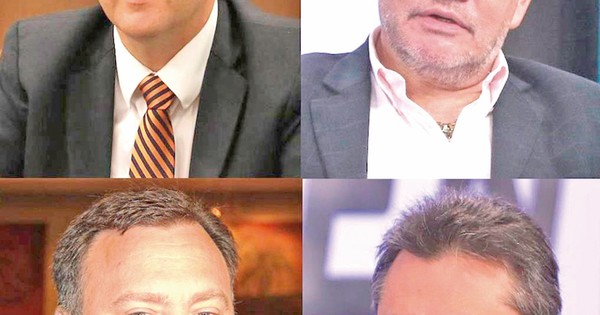 Ex ministros muestran sus declaraciones juradas