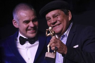 Roberto “Manos de Piedra” Durán, leyenda panameña del boxeo, hospitalizado por covid-19 - Mundo - ABC Color
