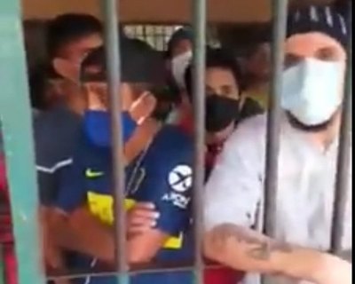 Presos “youtuber” denuncian: he’i que todo bola lo del covid | Crónica