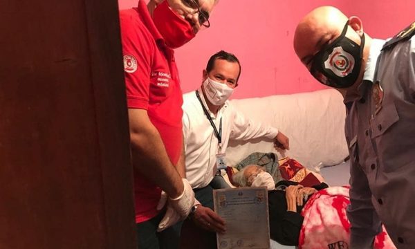 Obtiene primera cédula a sus 99 años