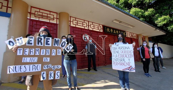 Alumnos del colegio Chiang Kai Shek siguen sin dar clases, pese a orden judicial