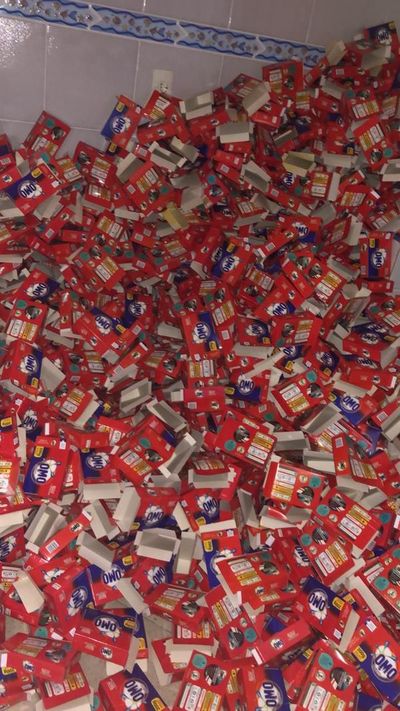Se incautan de un cargamento de jabón en polvo de contrabando - Nacionales - ABC Color