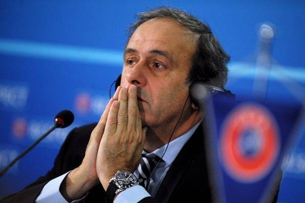 HOY / Justicia suiza extiende a Platini la investigación contra el expresidente de FIFA