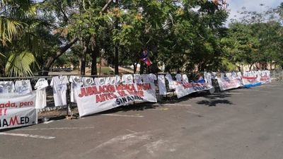 Médicos exigen Ley de Jubilaciones