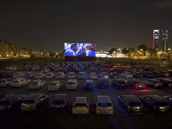 Autocines en Asunción: El resurgimiento de las funciones al aire libre en medio de la pandemia