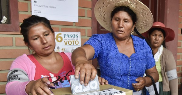 Bolivia aprueba cronograma electoral con posible balotaje para octubre