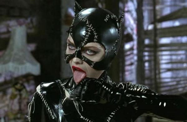 Fanáticos quieren que Michelle Pfeiffer regrese como Gatúbela en 'The Flash' - SNT