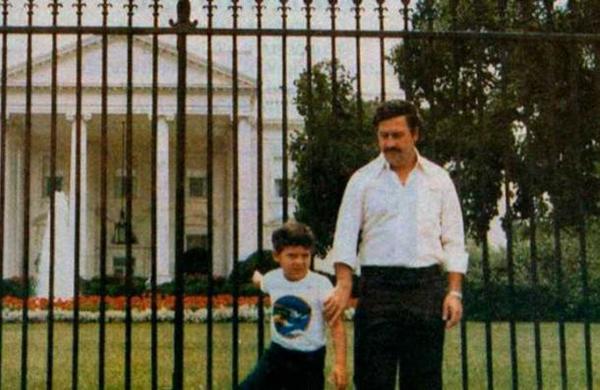 La historia de la foto que Pablo Escobar se sacó en la Casa Blanca - SNT