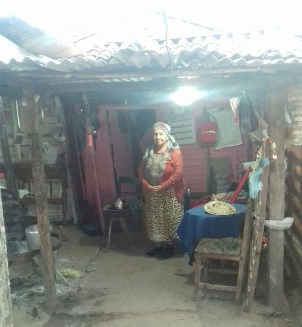 Abuela vende sus pocas pertenencias para comer, porque Hacienda le cortó la pensión - Nacionales - ABC Color