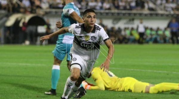 Olimpia saborea la inminente transferencia de Erik López