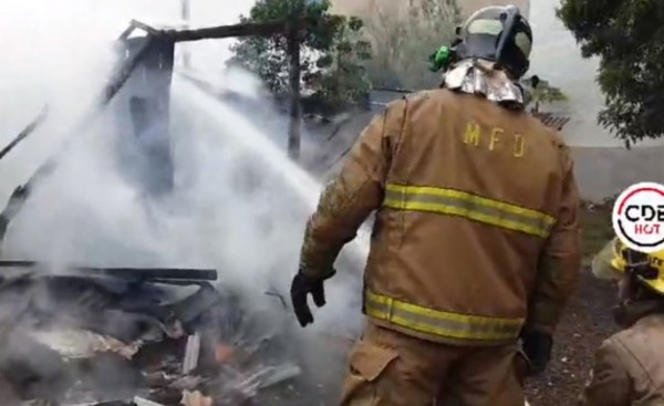 Inquilinato arde en llamas tras corto circuito