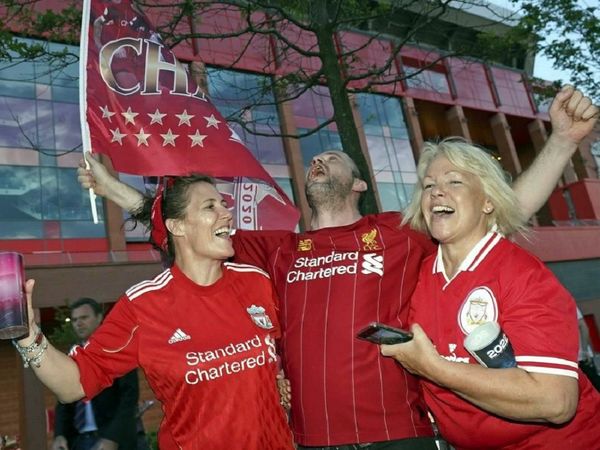 El Liverpool pide a sus aficionados que no celebren en las calles en grupo