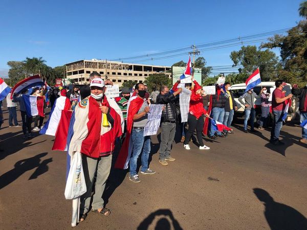 Esteños se movilizan contra la corrupción  - ABC en el Este - ABC Color