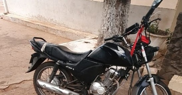 Abandonan motocicleta robada