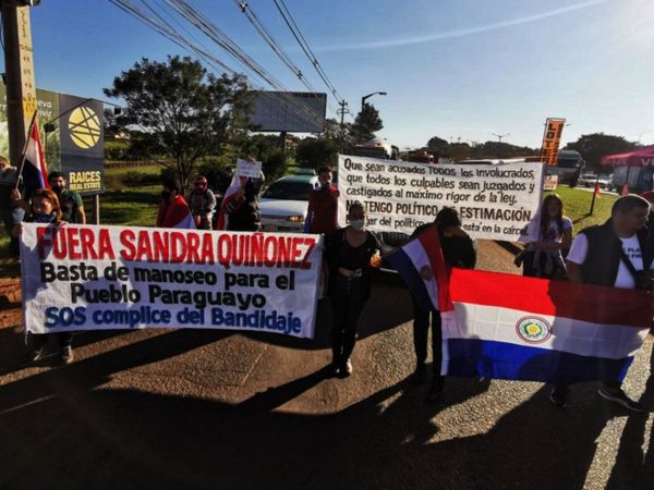 Se manifiestan contra los corruptos en Ciudad del Este