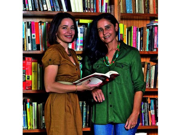 Historias de graduados del 2020 en un libro
