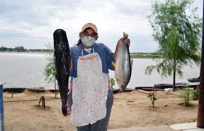 Comedores de pescados esperan a los clientes - Locales - ABC Color