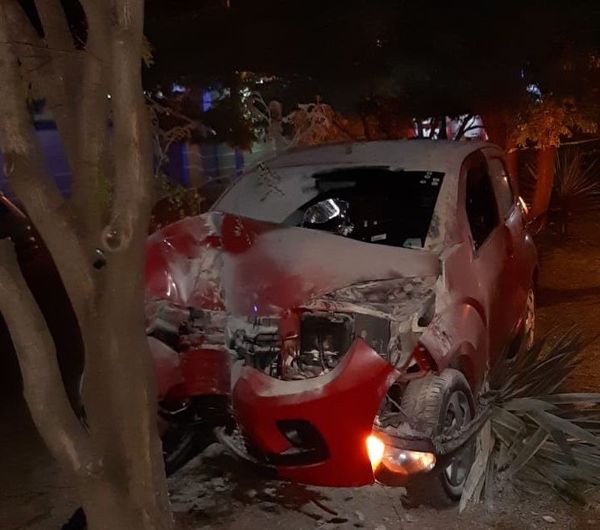 Automovilista muere al chocar contra un árbol - ABC en el Este - ABC Color