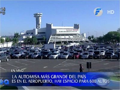 Masiva participación de fieles en automisa en el Aeropuerto