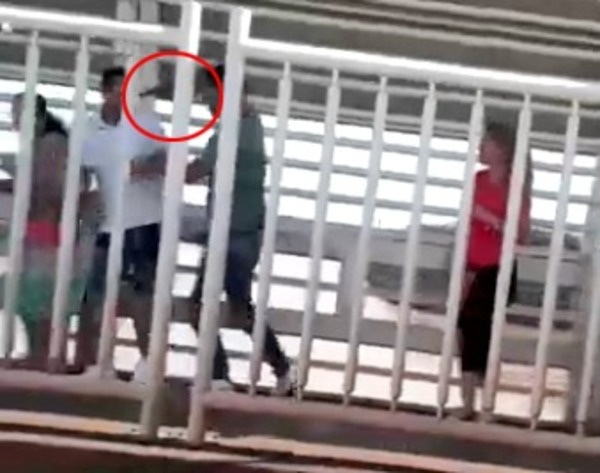 Filman asalto a mano arma sobre el Puente de la Amistad.